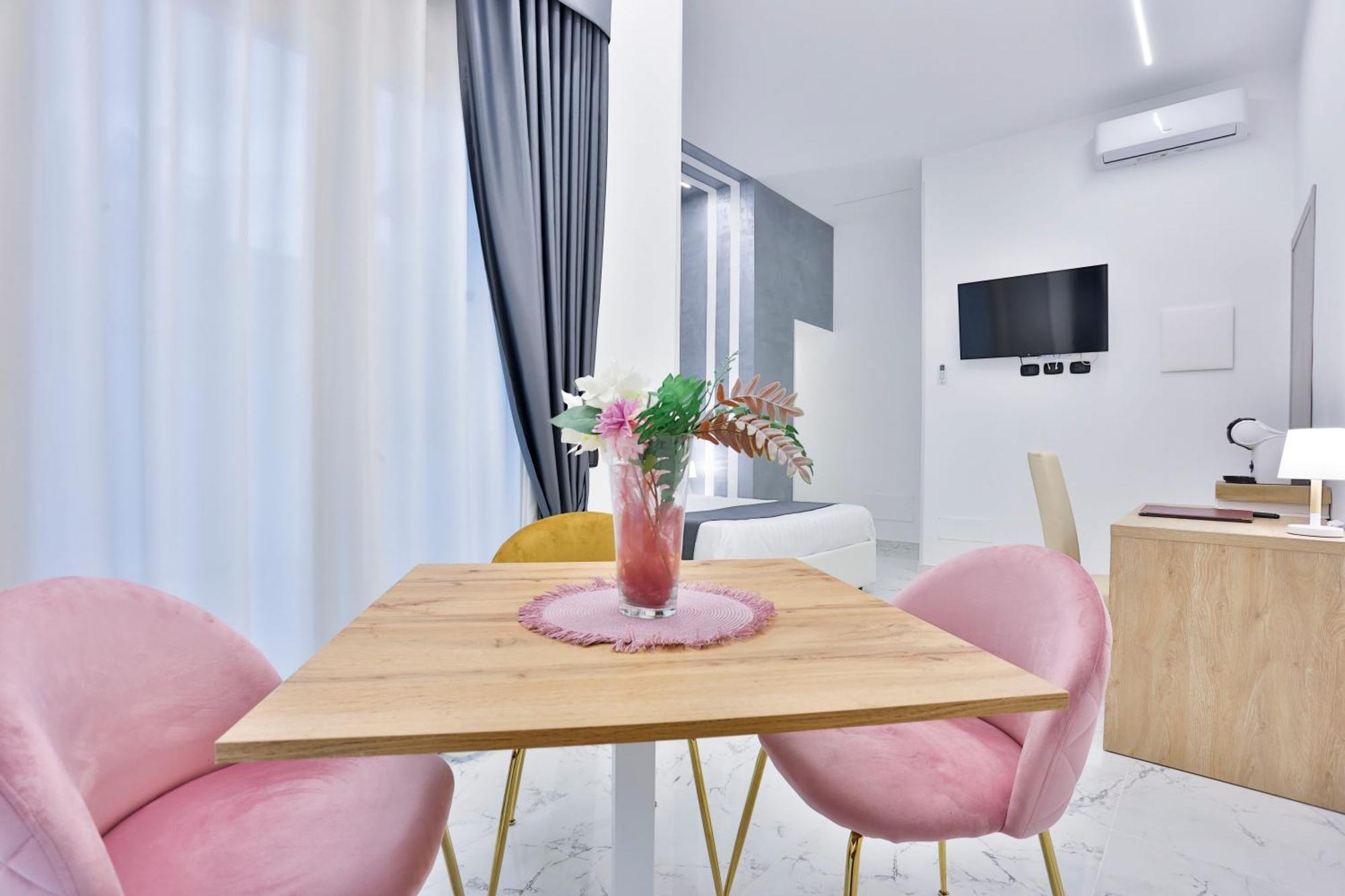 Hotiday Room Collection - Napoli Sant'Arcangelo Exterior photo